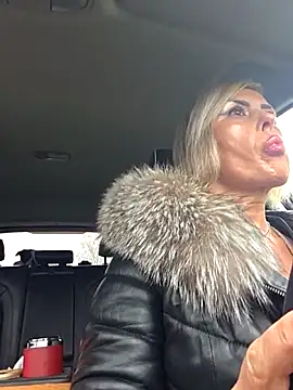 KirraWhite online show from March 2, 2026, 6:03 am