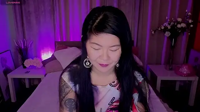 BeckySunday online show from October 13, 2025, 5:51 am