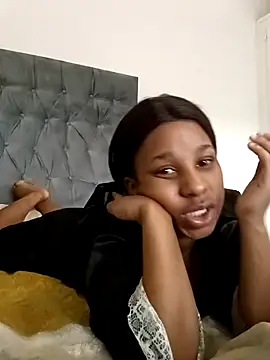 MissBubbles04 online show from October 12, 2025, 7:07 am