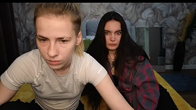 Snapshot of Mary_12 chatting on October 5, 2025, 11:08 am Mary 12 online show from October 5, 2025, 11:08 am