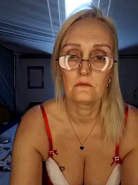 Jenny Blum online show from December 3, 2025, 10:57 am