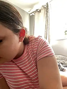 Snapshot of MadelineLeah chatting on July 8, 2026, 1:59 pm MadelineLeah online show from July 8, 2026, 1:59 pm