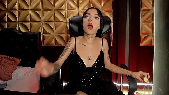 scarlettvelvet  online show from December 4, 2025, 4:05 pm