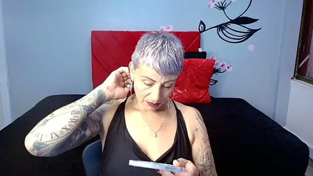 Charlotte  Gray online show from November 7, 2025, 12:27 pm