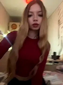 Snapshot of _Siennaaa_ chatting on October 20, 2025, 2:39 pm Siennaaa online show from October 20, 2025, 2:39 pm