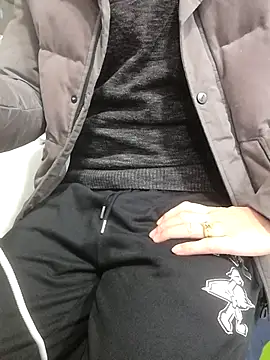 chougegg0214 online show from December 23, 2025, 2:31 am