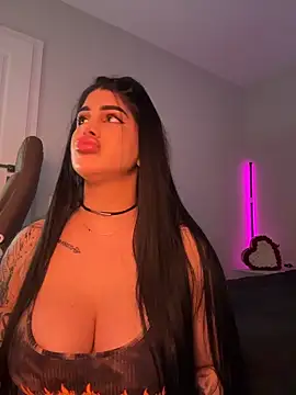 Snapshot of Niinarosee chatting on March 29, 2026, 5:24 pm Niinarosee online show from March 29, 2026, 5:24 pm