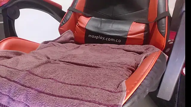 emily sexxx online show from March 26, 2026, 3:45 am