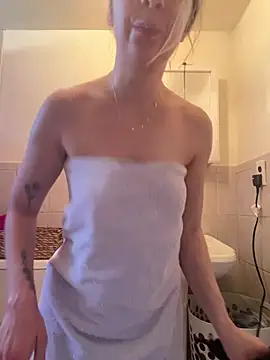 AmberLustXXX online show from April 12, 2026, 2:22 pm