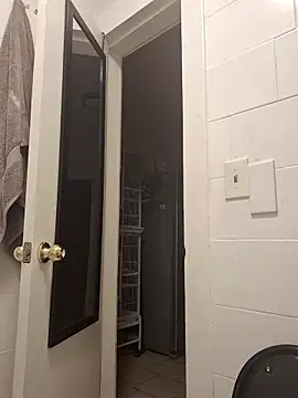 Snapshot of Curious9884 chatting on October 9, 2025, 10:35 am Curious9884 online show from October 9, 2025, 10:35 am