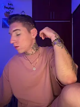 hotxxx 2012 online show from October 2, 2025, 7:43 pm