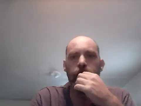 Snapshot of crazyheratic8 chatting on November 9, 2025, 1:20 pm crazyheratic8 online show from November 9, 2025, 1:20 pm