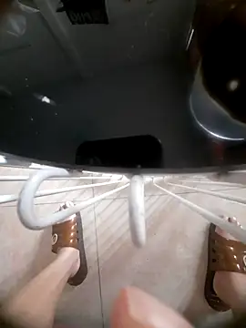 Zun 121 online show from October 22, 2025, 6:02 am