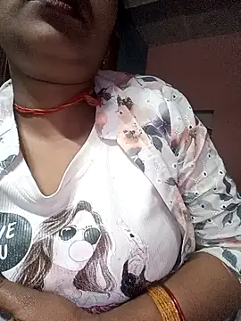 Neelam-baby1 online show from February 12, 2026, 4:24 pm