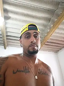 Snapshot of Theuzindojob chatting on December 2, 2025, 5:52 pm Theuzindojob online show from December 2, 2025, 5:52 pm