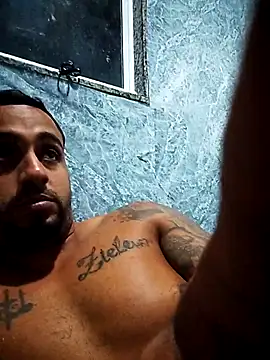 Snapshot of Theuzindojob chatting on March 1, 2026, 11:18 pm Theuzindojob online show from March 1, 2026, 11:18 pm