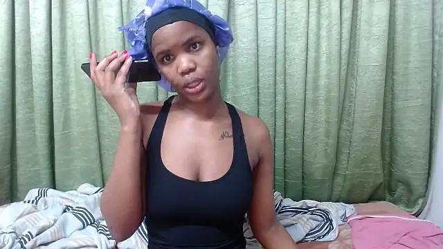 Snapshot of NaturalSlender6 chatting on October 11, 2025, 10:52 pm NaturalSlender6 online show from October 11, 2025, 10:52 pm