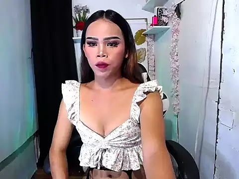 Snapshot of ella_foxtrot chatting on March 5, 2026, 4:19 am ella foxtrot online show from March 5, 2026, 4:19 am