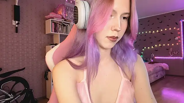 Jerrieberry online show from December 15, 2025, 1:37 pm