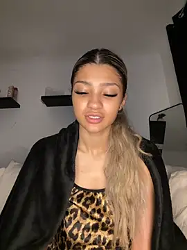 Honeyyyxo online show from November 7, 2025, 4:29 pm