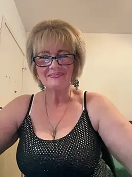 Snapshot of BoloshkaBlonda chatting on June 25, 2026, 7:29 pm BoloshkaBlonda online show from June 25, 2026, 7:29 pm