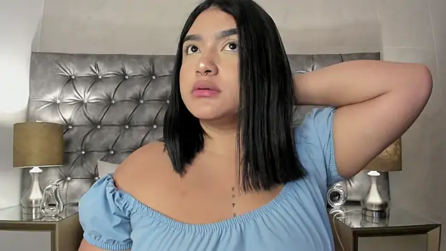 Snapshot of AryRose_ chatting on October 17, 2025, 12:30 pm AryRose online show from October 17, 2025, 12:30 pm