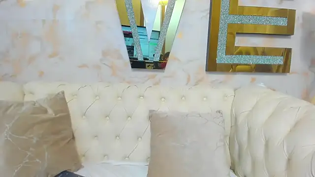 Snapshot of Emilycute18__ chatting on October 30, 2025, 9:26 pm Emilycute18 online show from October 30, 2025, 9:26 pm