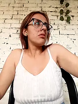 Jade 1-9 online show from November 5, 2025, 8:09 pm