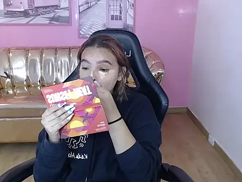 mia foster t online show from October 18, 2025, 1:01 pm