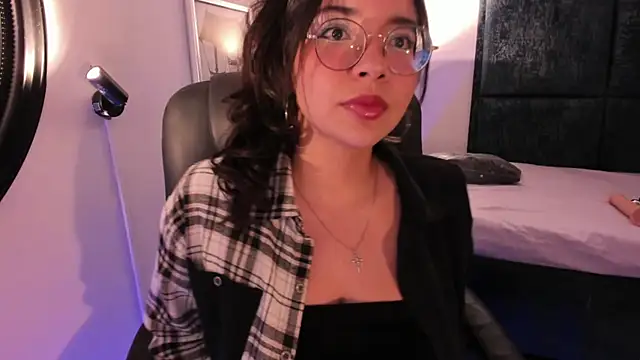 Snapshot of Jules_Angel chatting on June 10, 2026, 8:08 pm Jules Angel online show from June 10, 2026, 8:08 pm