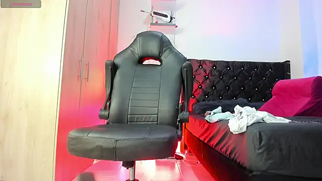 Snapshot of _Duriel chatting on January 6, 2026, 6:00 pm Duriel online show from January 6, 2026, 6:00 pm