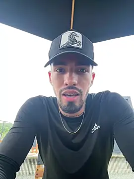 Snapshot of _Duriel chatting on February 25, 2026, 5:00 pm Duriel online show from February 25, 2026, 5:00 pm