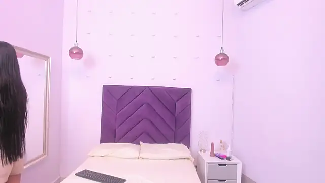 Nahomycarterr online show from October 13, 2025, 7:36 pm