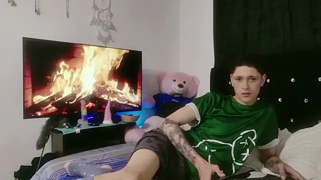 Tyler cat online show from October 10, 2025, 10:58 am