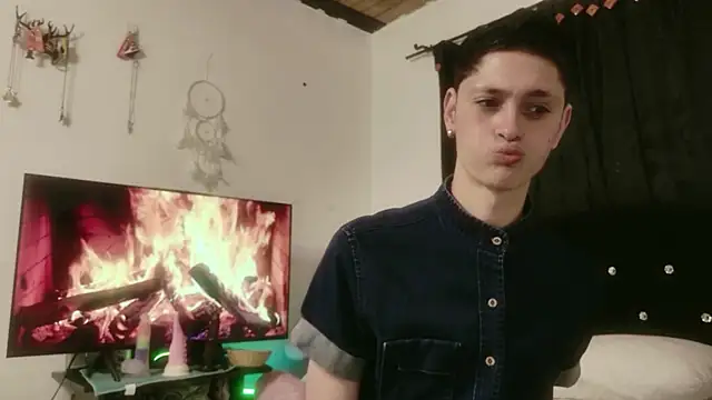 Tyler cat online show from October 13, 2025, 11:54 am