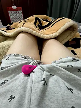 Lili 2love online show from January 8, 2026, 1:13 pm