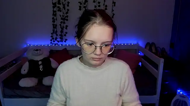 shy elina01 online show from November 6, 2025, 10:38 am