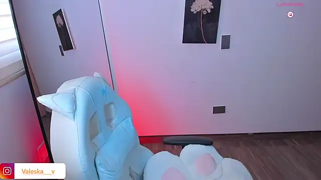Snapshot of valeska__V chatting on April 23, 2026, 12:29 pm valeska V online show from April 23, 2026, 12:29 pm