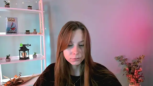 esme moore  online show from October 4, 2025, 8:56 am