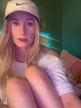 Snapshot of meadowmoon3 chatting on March 12, 2026, 2:01 pm meadowmoon3 online show from March 12, 2026, 2:01 pm