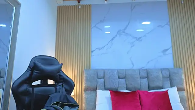 Snapshot of angel__kiss chatting on February 18, 2026, 11:39 am angel kiss online show from February 18, 2026, 11:39 am