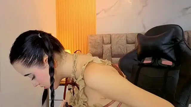 Snapshot of angel__kiss chatting on April 9, 2026, 11:26 am angel kiss online show from April 9, 2026, 11:26 am