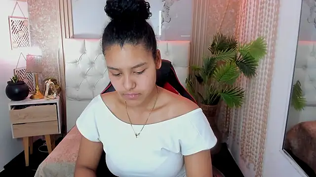 AriaVega online show from March 26, 2026, 12:44 pm