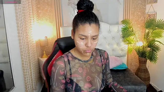 AriaVega online show from April 7, 2026, 1:00 pm