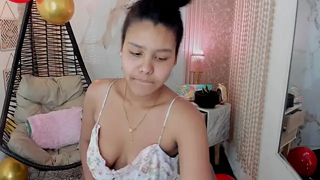 AriaVega online show from April 23, 2026, 12:40 pm