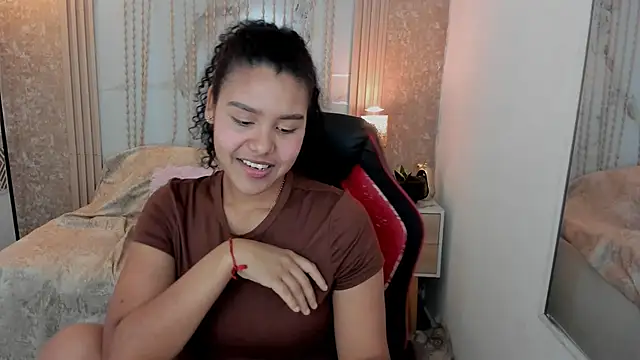 Snapshot of AriaVega chatting on May 18, 2026, 2:12 pm AriaVega online show from May 18, 2026, 2:12 pm