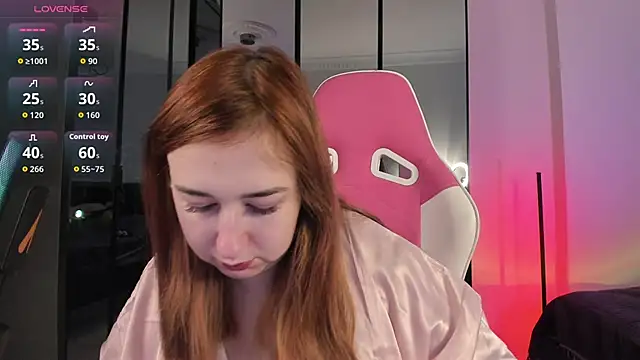 Snapshot of MissNyrra chatting on October 8, 2025, 11:30 am MissNyrra online show from October 8, 2025, 11:30 am