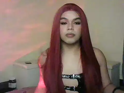 Snapshot of TarahFox chatting on October 3, 2025, 6:05 pm TarahFox online show from October 3, 2025, 6:05 pm