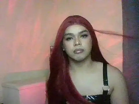 Snapshot of TarahFox chatting on October 4, 2025, 3:32 pm TarahFox online show from October 4, 2025, 3:32 pm