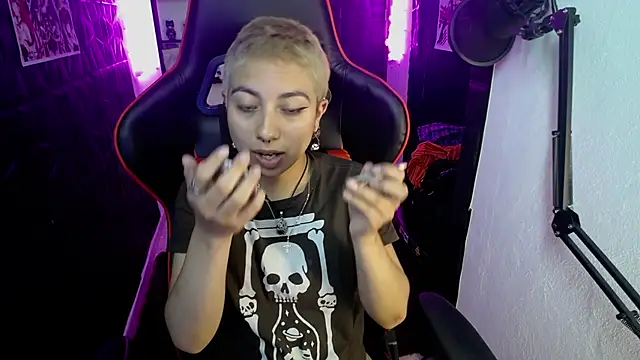 Snapshot of lunarichy22 chatting on November 14, 2025, 7:56 pm lunarichy22 online show from November 14, 2025, 7:56 pm